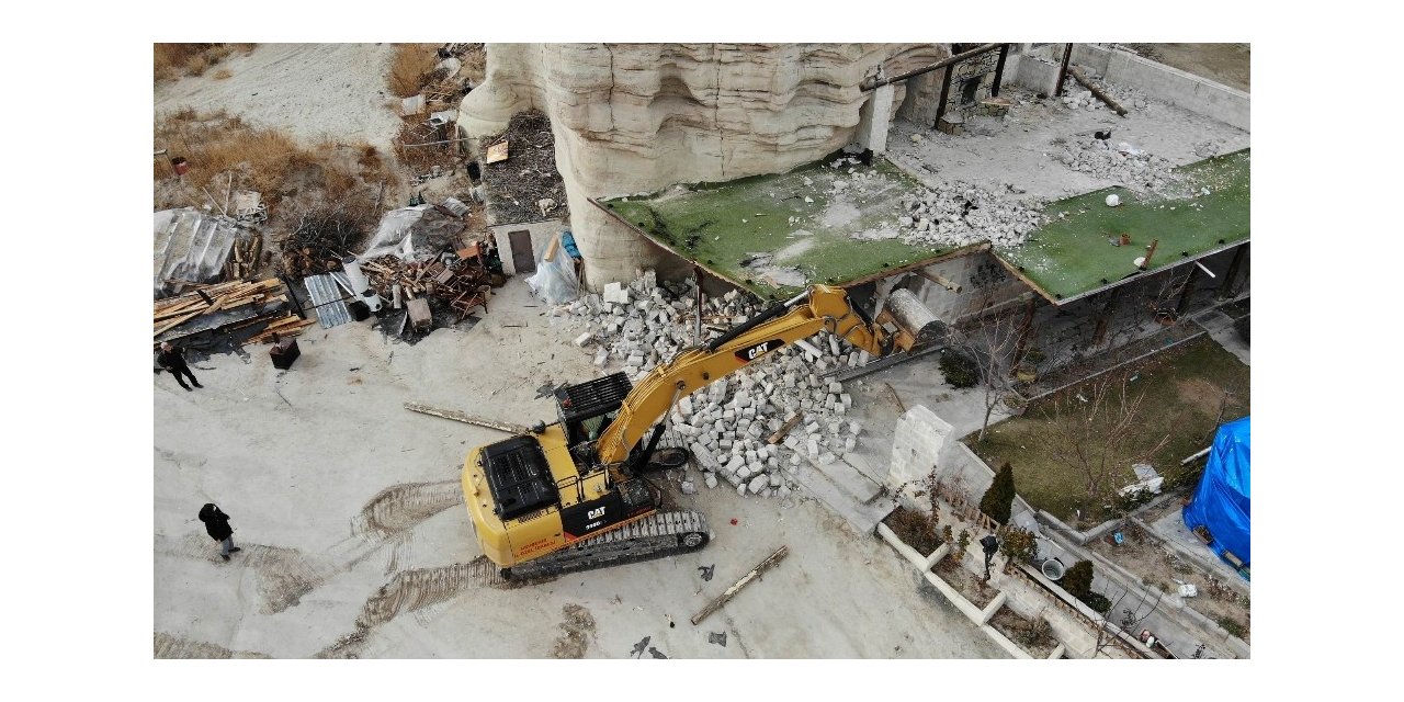 Göreme Belediye Başkanı, oğlunun kaçak yapısını yıktırdı