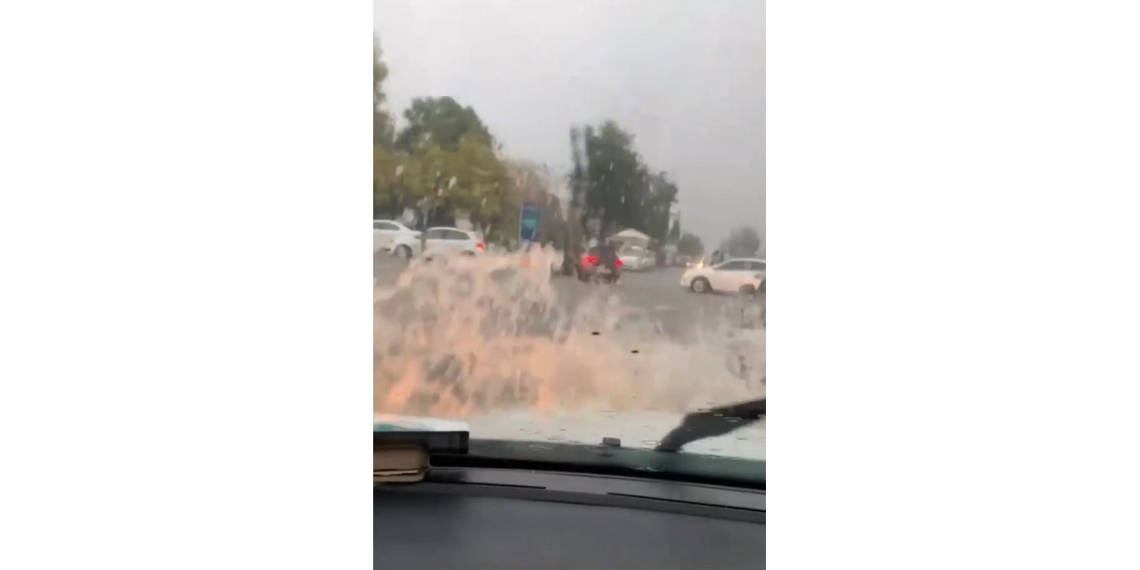 Antalya’da sağanak hayatı olumsuz etkiledi