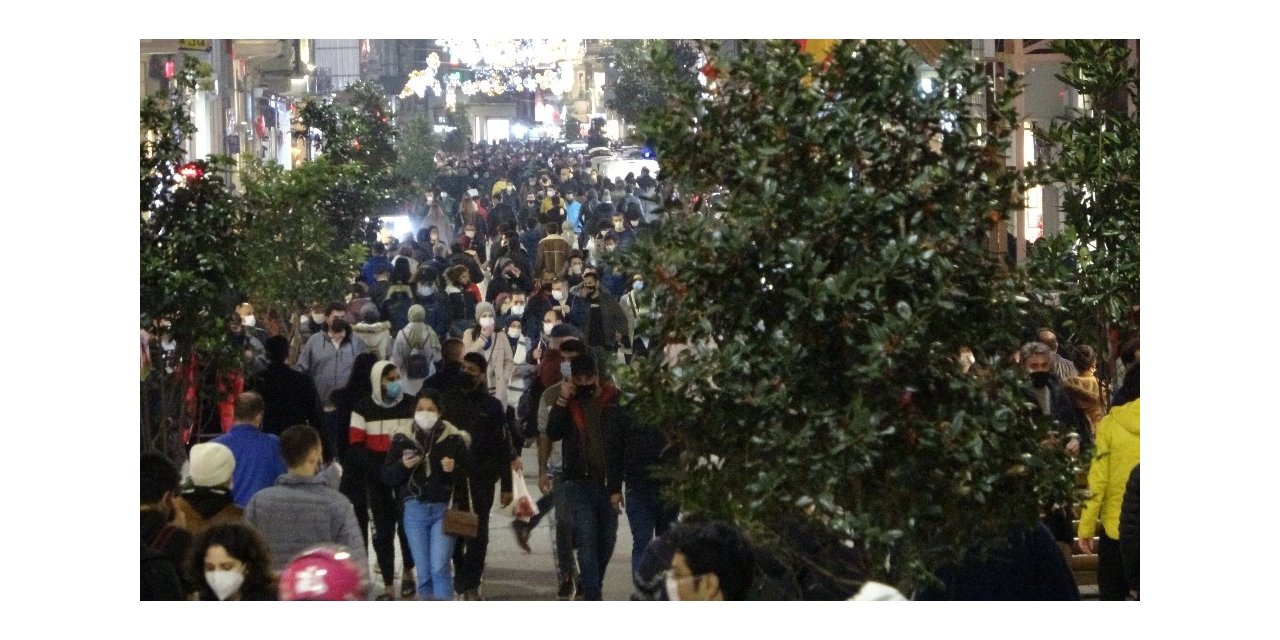 Taksim’de dikkat çeken yoğunluk
