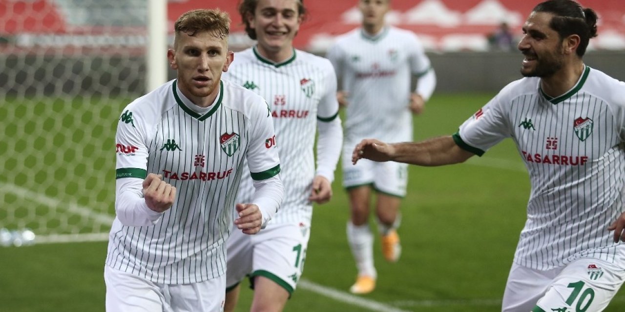 TFF 1. Lig: Bursaspor: 1 - Eskişehirspor: 0 (İlk yarı sonucu)