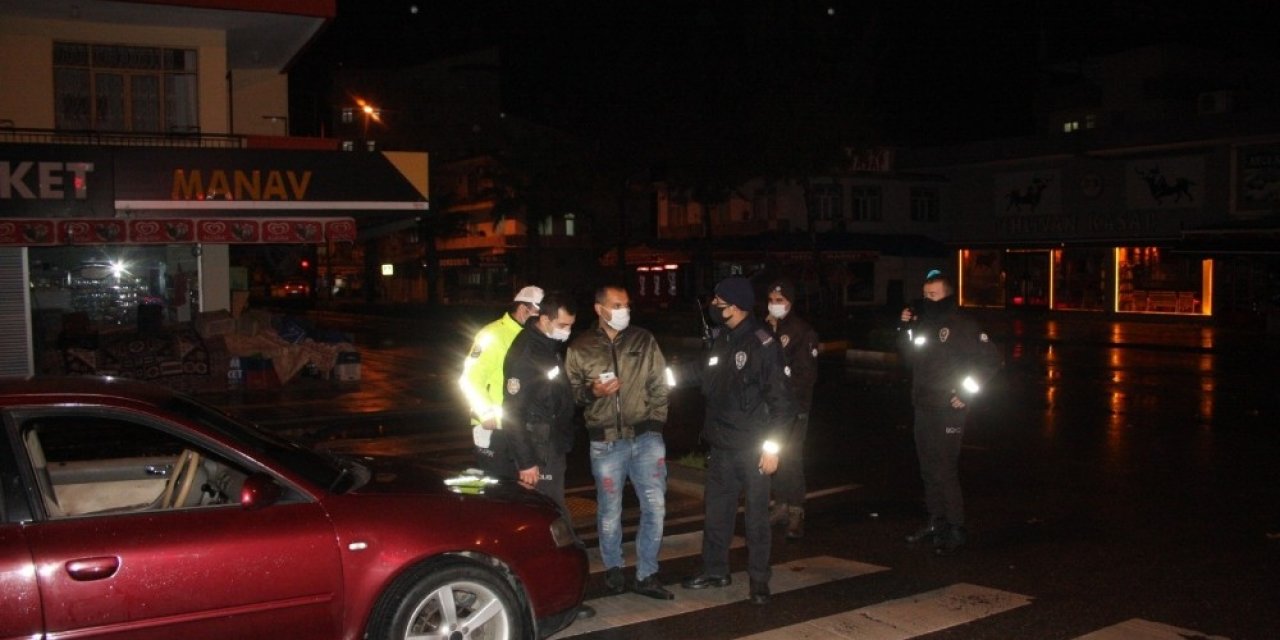 Antalya'da dur ihtarına uymayan sürücünün gerekçesi polisleri güldürdü