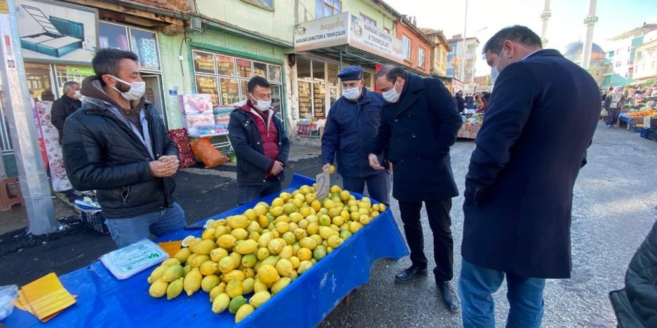 Konya Hüyük’te kovid vaka artışı nedeniyle kapatılan pazar yeniden kuruldu