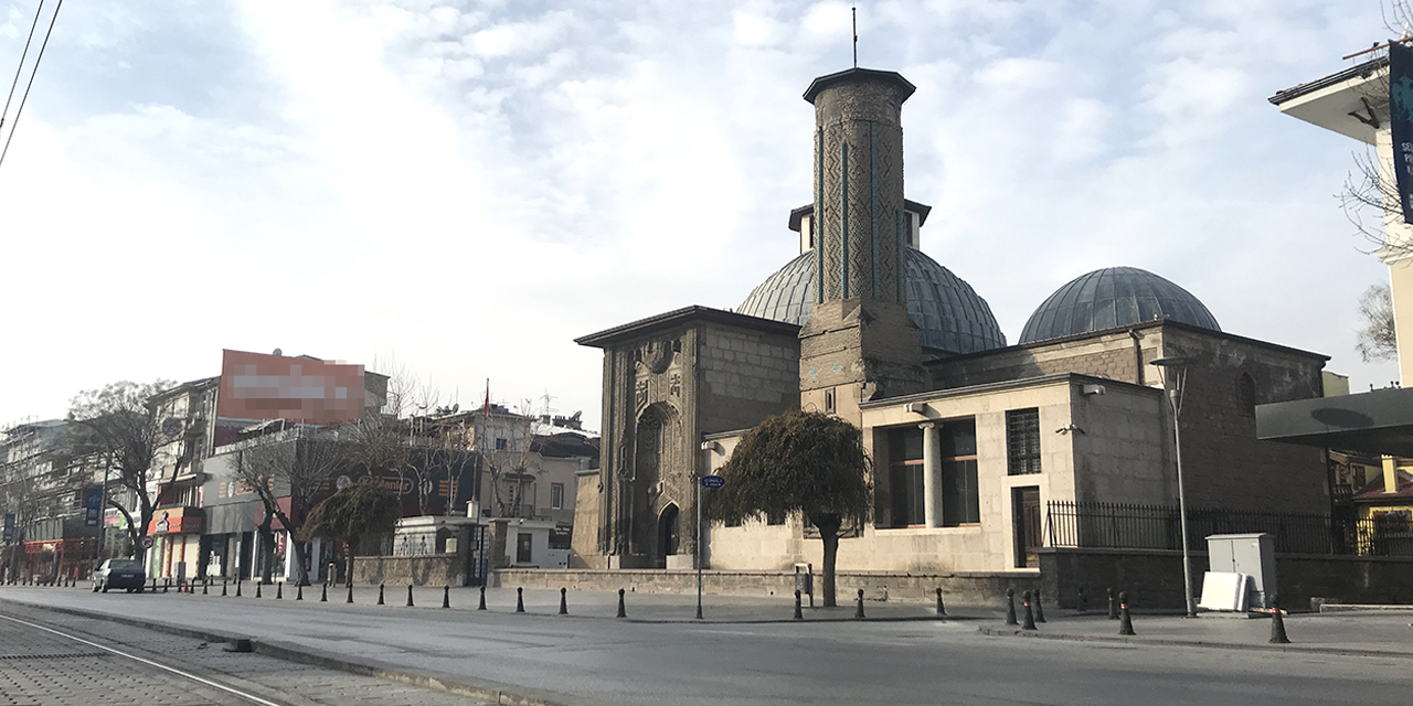 Konya 80 saatlik kısıtlamanın son gününde böyle görüntülendi