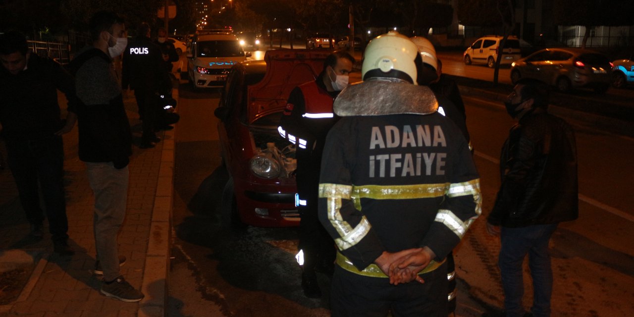 Seyir halindeki araç alev aldı