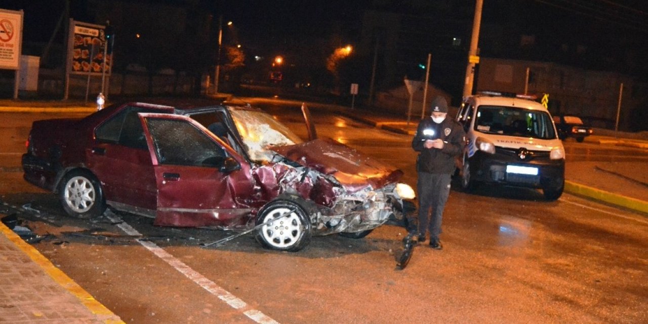 Kulu'da meydana gelen kazada 2 kişi hafif şekilde yaralandı