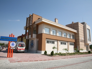 Emekli konağı ve aile sağlığı merkezi açıldı