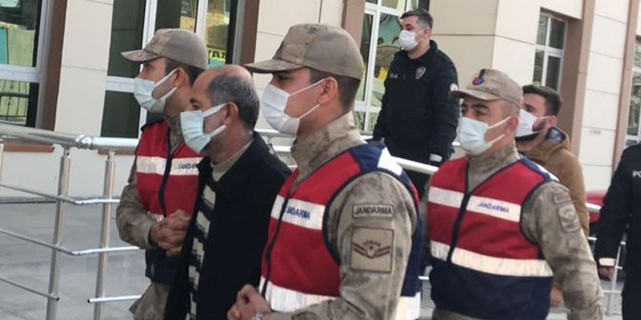 İki cinayetin şüphelisi kümeste yakalandı