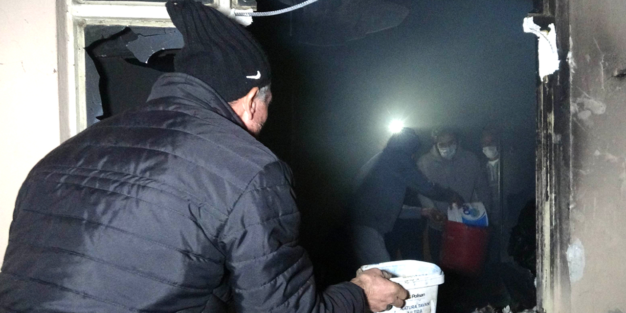 Köy evini saran alevler yaşlı çifti ağır yaraladı