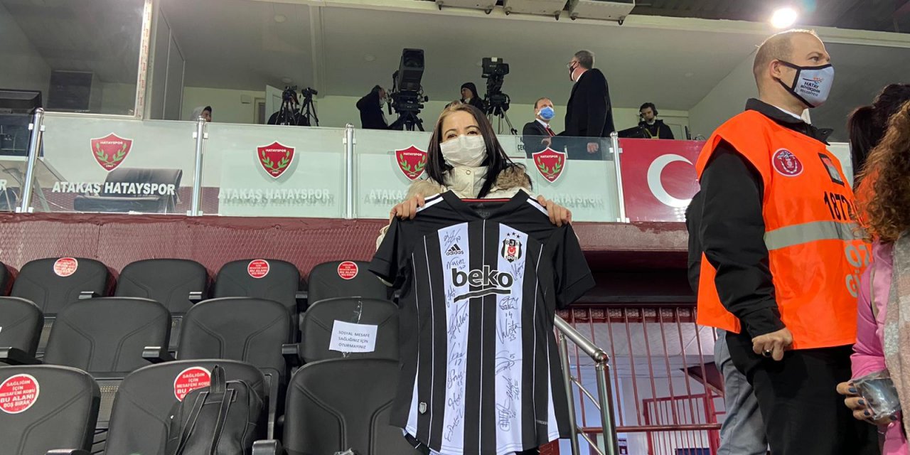 Hatayspor-Beşiktaş maçında tribünde 3 taraftar vardı