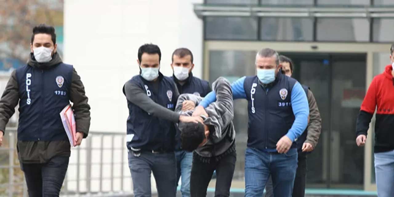 Ümitcan Uygun çark etti! Canlı yayını eski diye yutturmaya çalıştı