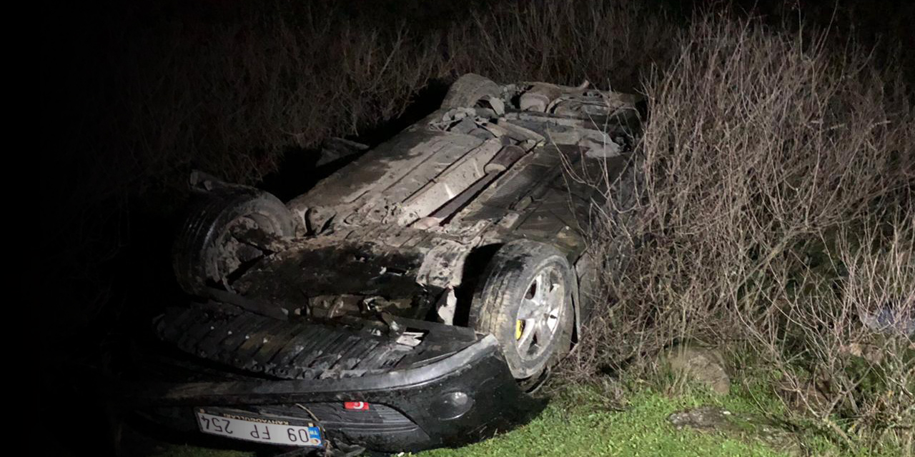 Tarlaya devrilen otomobildeki 1 kişi öldü 2 kişi yaralandı