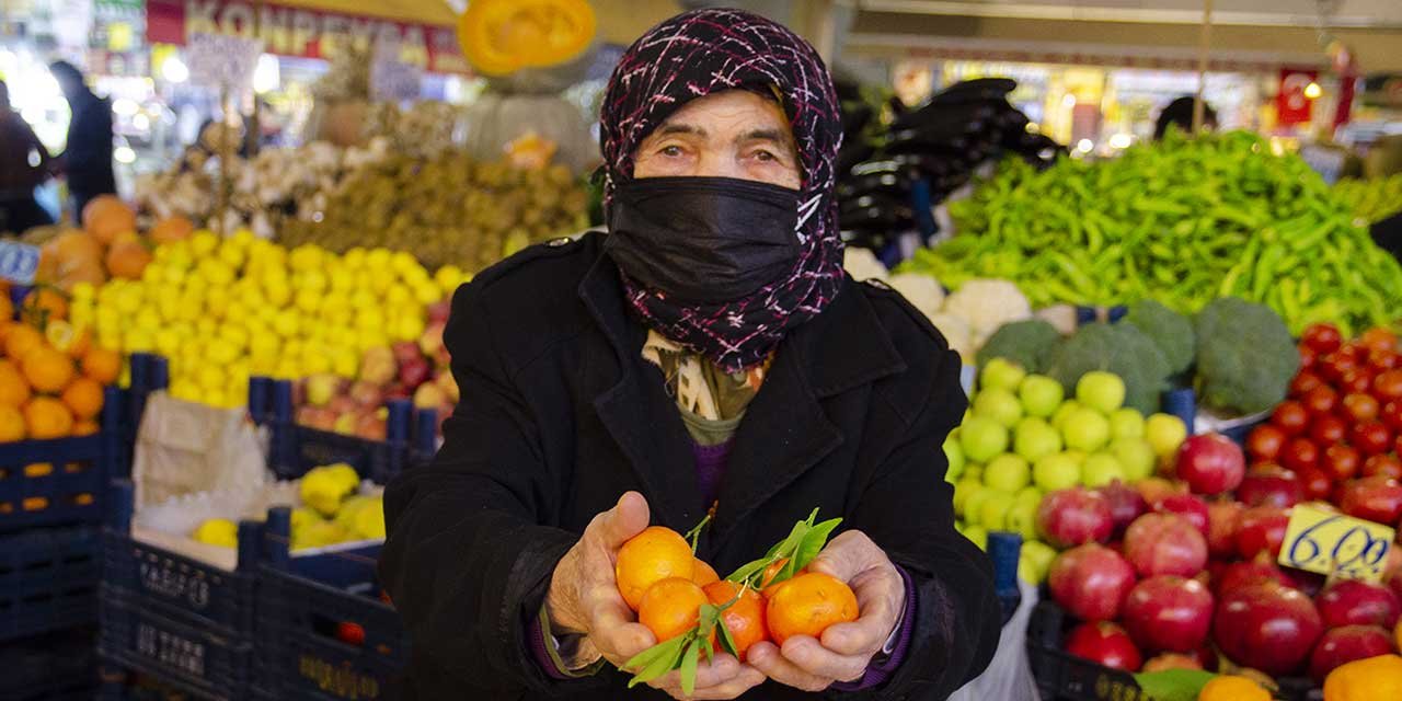 Konyalı Nazife Akkaş 11 yıl önce ölen eşinin nöbetini tutuyor