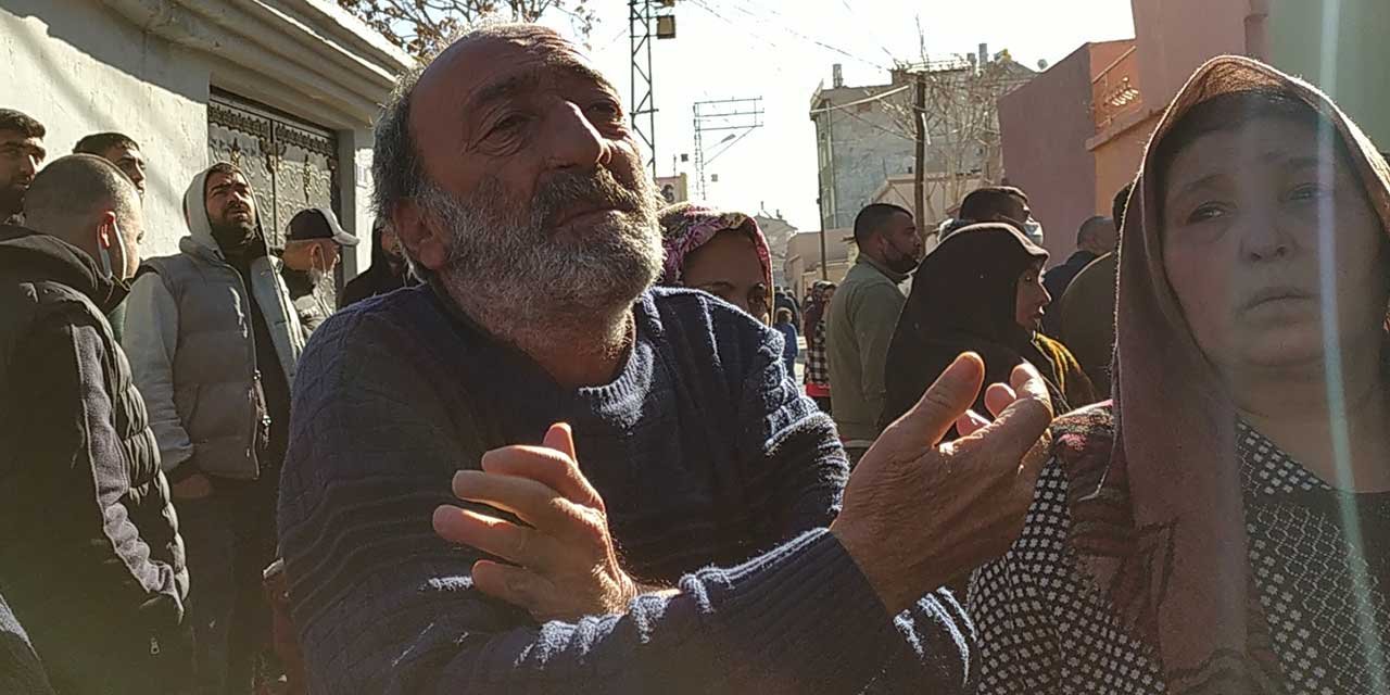 Konya'da sabah çıkan yangında evde yaşamını yitiren kadının cenazesi çıkarıldığı anda gözyaşları sel oldu