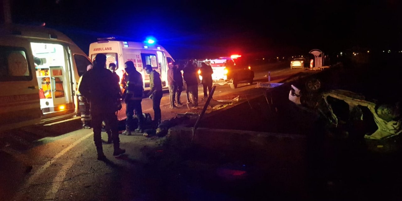 Hafriyat kamyonuyla çarpışarak sürüklenen otomobildeki 4 kişi feci şekilde can verdi