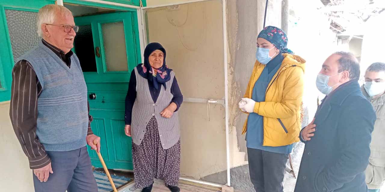 Konya Hüyük'te 75 yaş üstü 800 aile büyüğü aşılandı