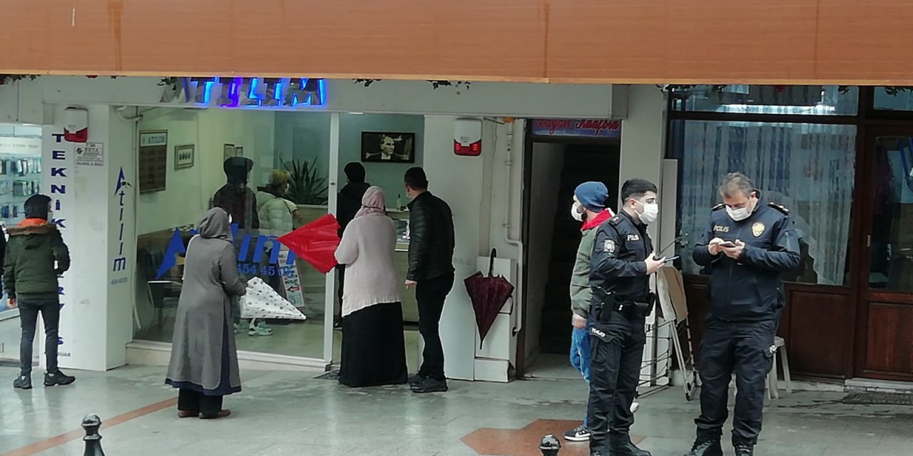 Döviz bürosunda silahlı soyguna kalkışan 2 kişiden biri tutuklandı