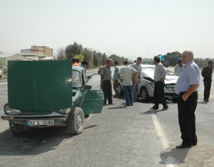 Karapınarda kaza: 2 kişi yaralandı