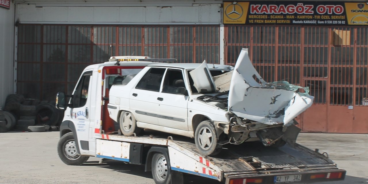 Konya'da otomobil ile süt tankerinin çarpışması sonucu 2 kişi yaralandı