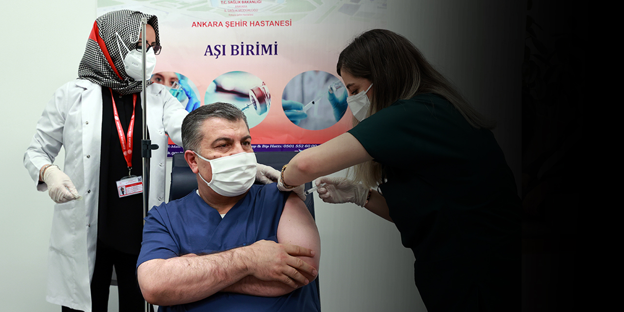 Sağlık Bakanı Koca Kovid-19 aşısının 2'nci dozunu yaptırdı