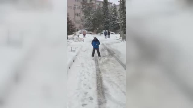 Edirne sokaklarında kayak keyfi