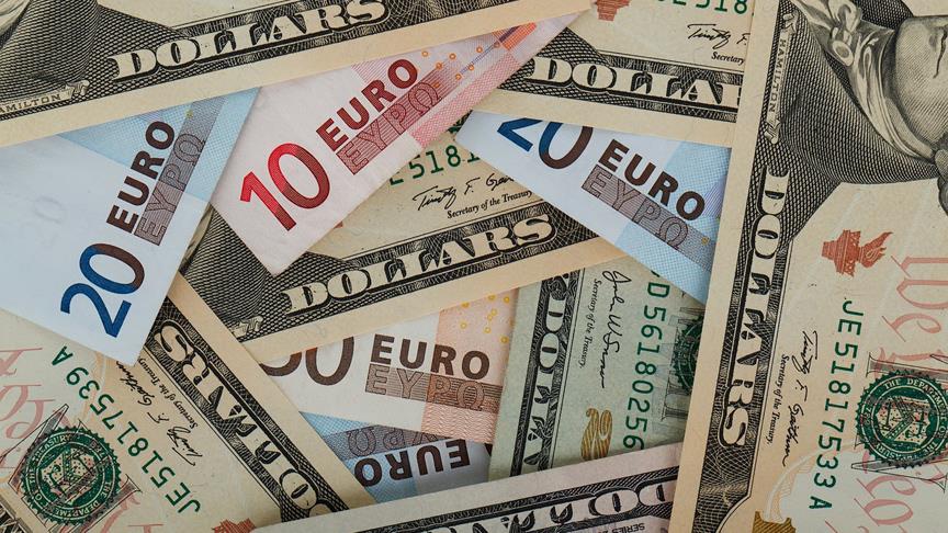 Dolar ve Euro güne stabil başladı