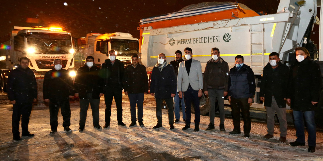 Konya'da uzun gece! Başkan Kavuş da nöbette