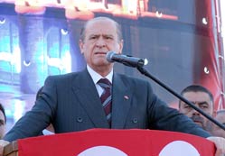 Bahçeli, hükümete yüklendi