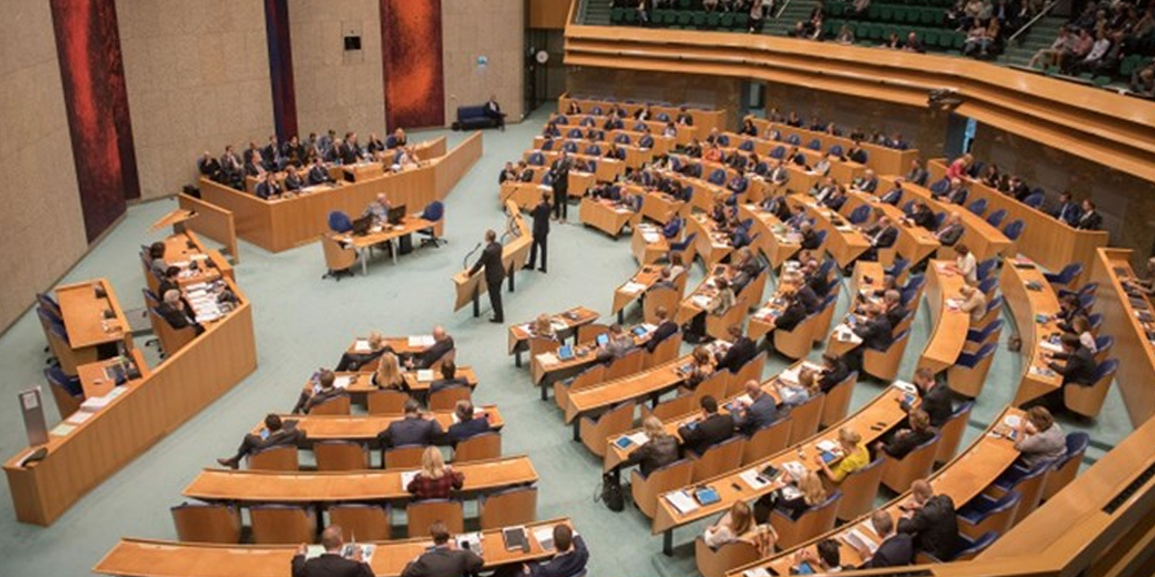 Hollanda parlamentosu seçimden hemen önce Ermeni iddialarını kabul etti