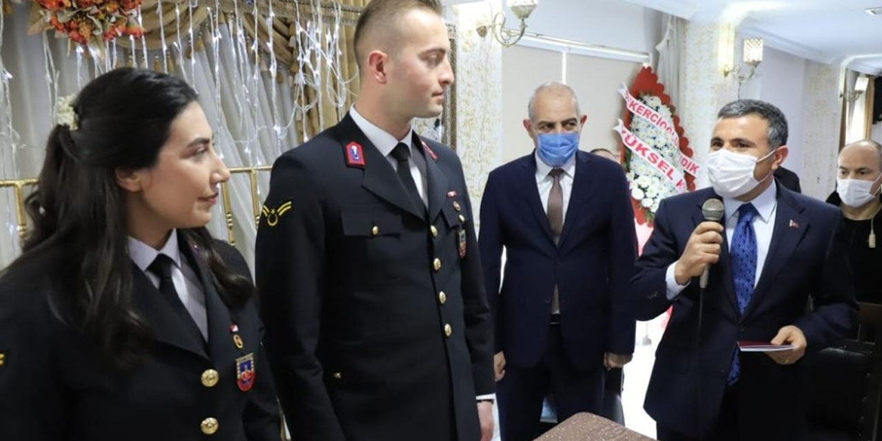 Böyle olur astsubay çiftin nikahı