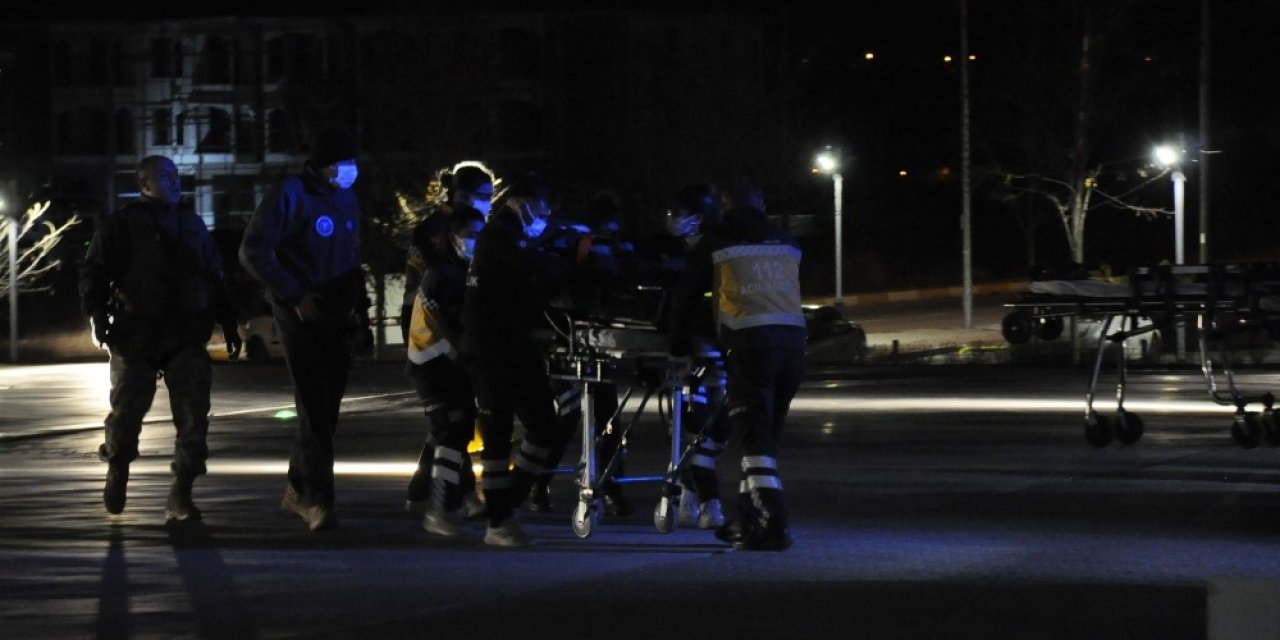 Dağlık arazide mahsur kalan 4 kişi helikopter destekli operasyonla kurtarıldı