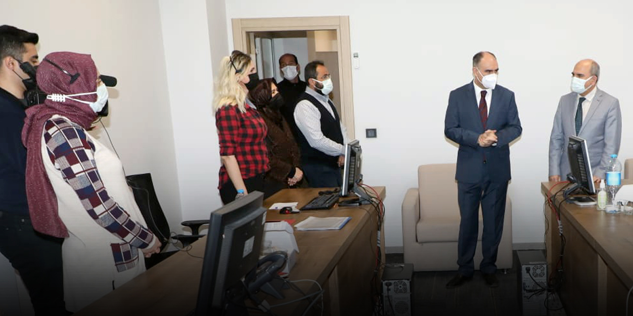 Kovid-19 vakalarının sürekli arttığı Konya'da Vali Özkan sağlık çalışmalarını masaya yatırdı