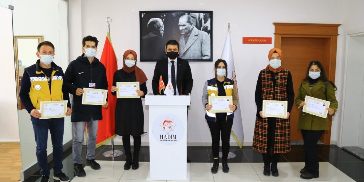 Konya Hadim’de koronavirüsle mücadele veren mobil aşı ekibine başarı belgesi