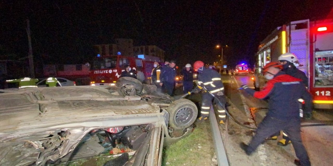 Düğünden dönen ailenin bulunduğu otomobil taklalar attı! 2’si ağır 4 yaralı