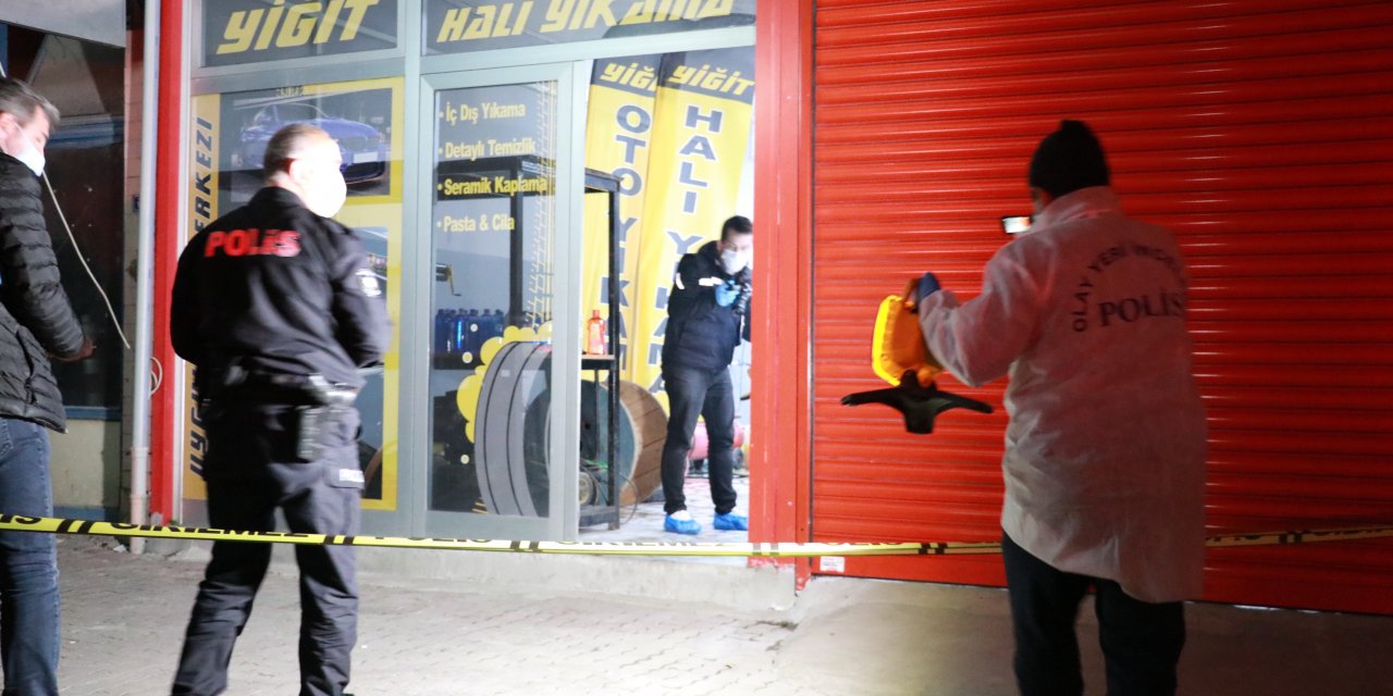 Oto yıkamacıda silahlı kavga!