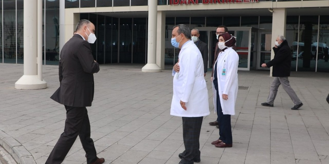 Kırmızı kategorideki Konya'da Vali Özkan pandemi hastanelerini inceledi!