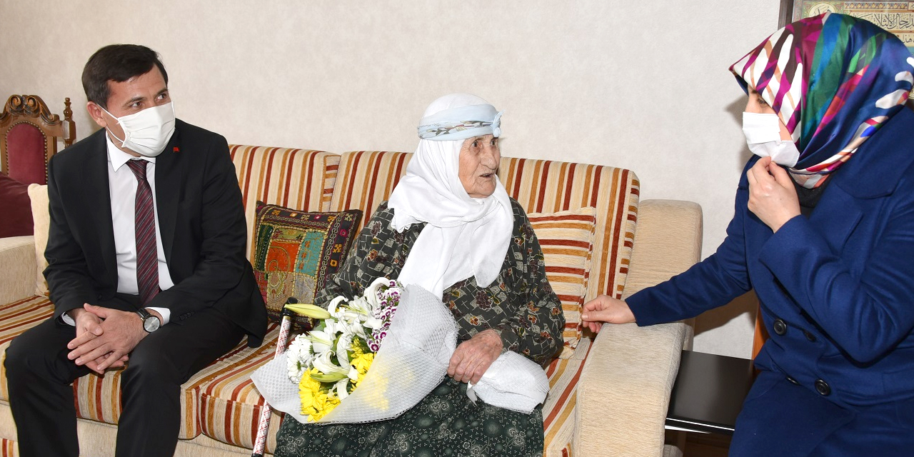 Başkan Kılca ve eşinden 102 yaşındaki şehit kızına vefa ziyareti