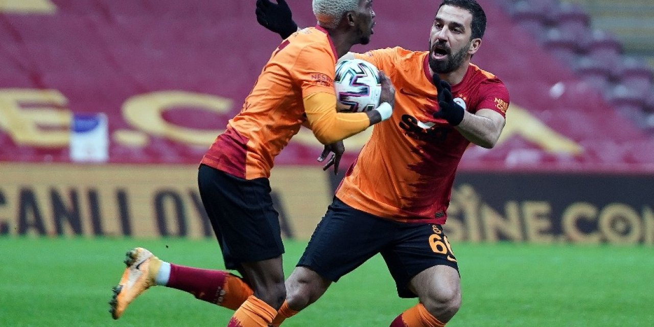 Galatasaray evinde 11 maç sonra Rizespor'a kaybetti