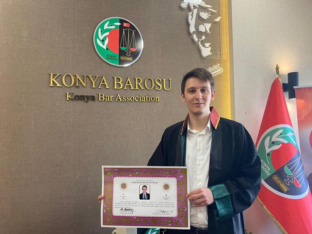 İsmail Yılmaz Kan düzenlenen törenle avukatlık ruhsatını aldı