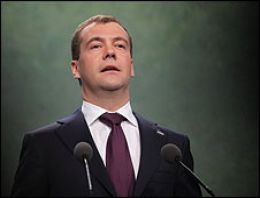 Medvedev öfkesini komutandan çıkardı