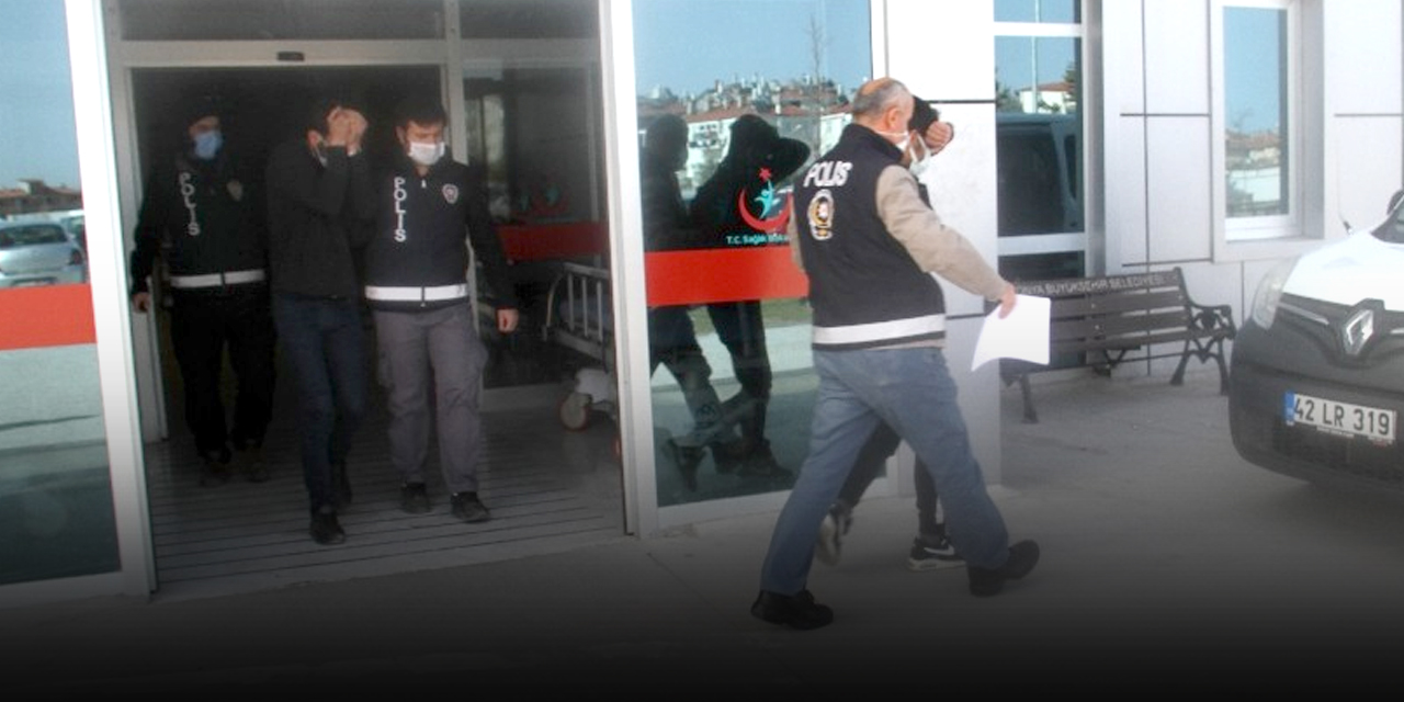 Konya'da cep telefonu mağazasını boşaltan hırsızlar Antalya otobüsünde yakalandı