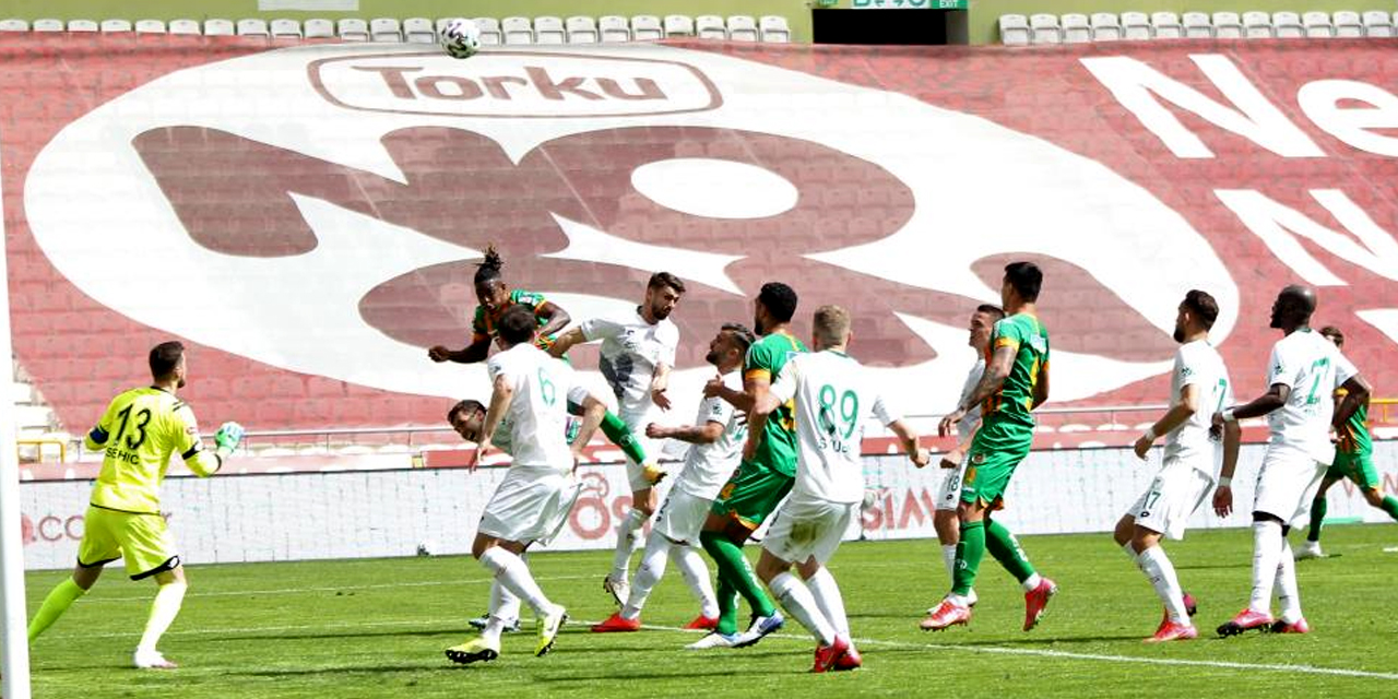 Konyaspor 1 - Alanyaspor 0 (İlk yarı sonucu)