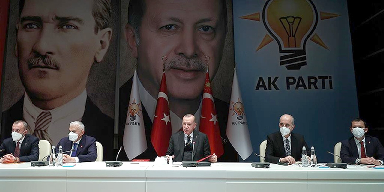 AK Parti yeni MKYK ile ilk toplantısını yaptı