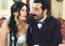 Muro aşkıyla evlendi