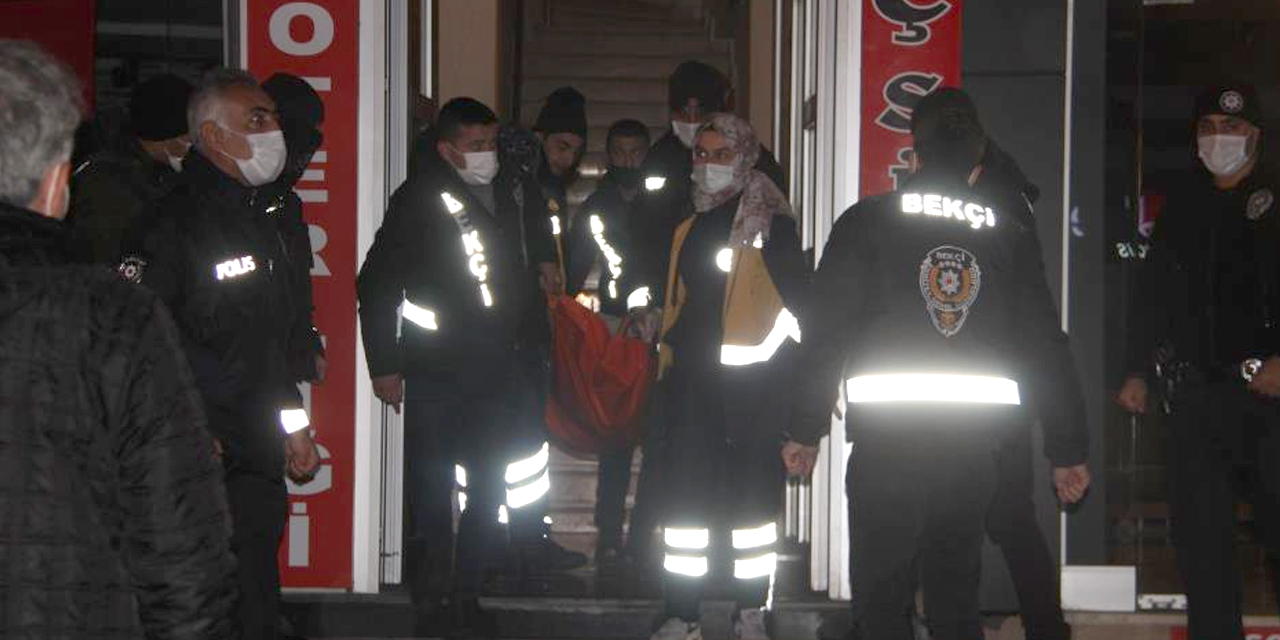 İnşaat firmasında kanlı gece! 4 kişi silahla 1 kişi bıçakla yaralandı