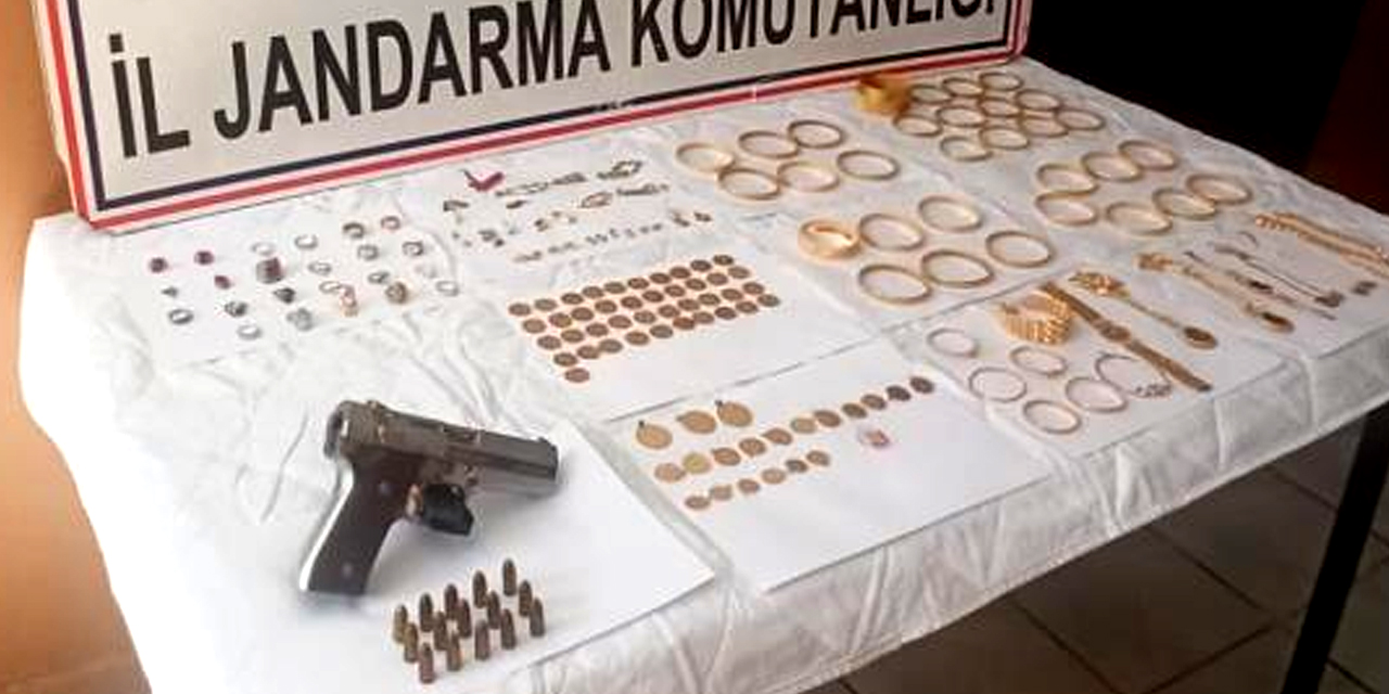 İstanbul'dan çaldıkları 1 buçuk milyonluk altınla ülkenin öbür ucunda yakalandılar