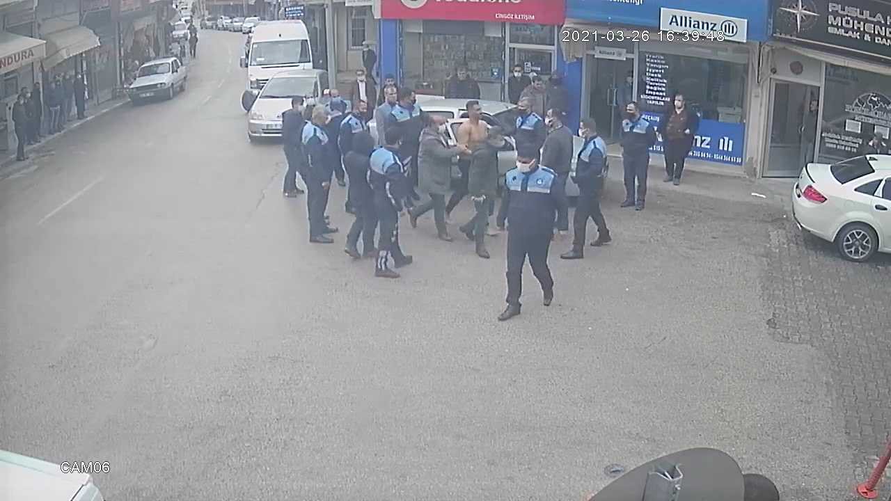 Adana'da yarı çıplak genç paniği