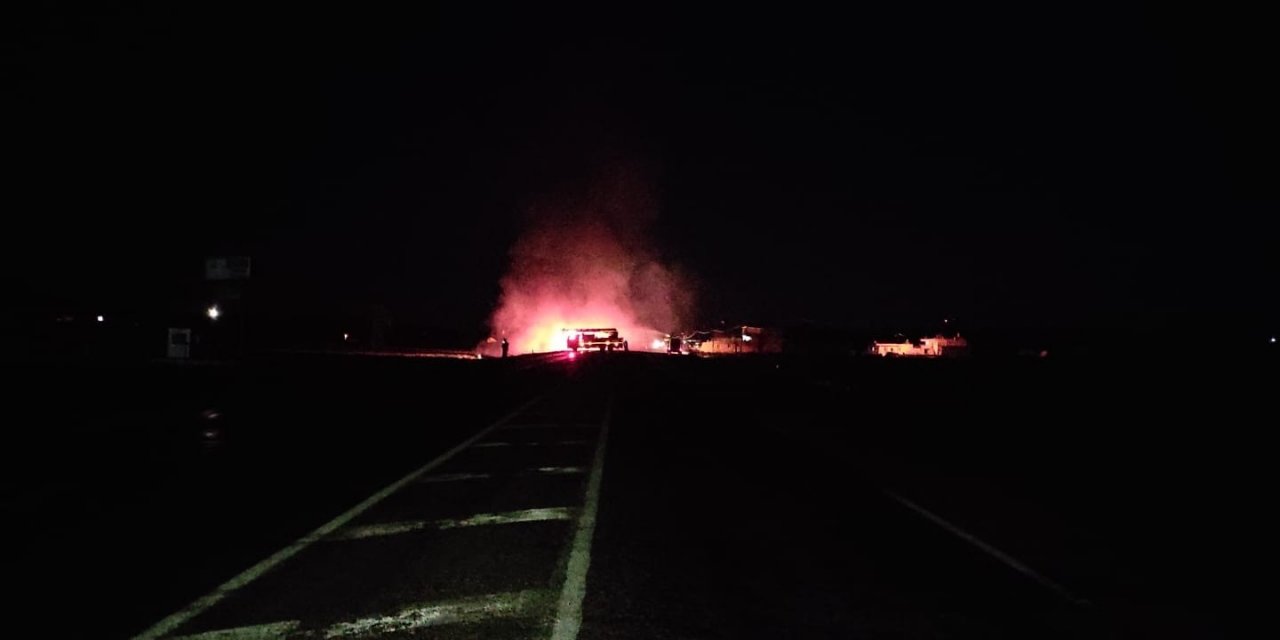 Gölbaşı'nda faciadan dönüldü! Benzin yüklü tanker tutuştu