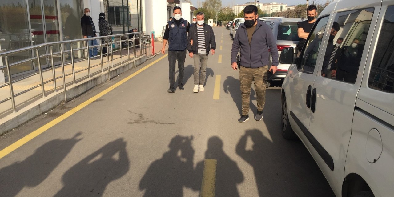 FETÖ'nün mahrem imamlarına şafak vakti operasyon! 5 gözaltı