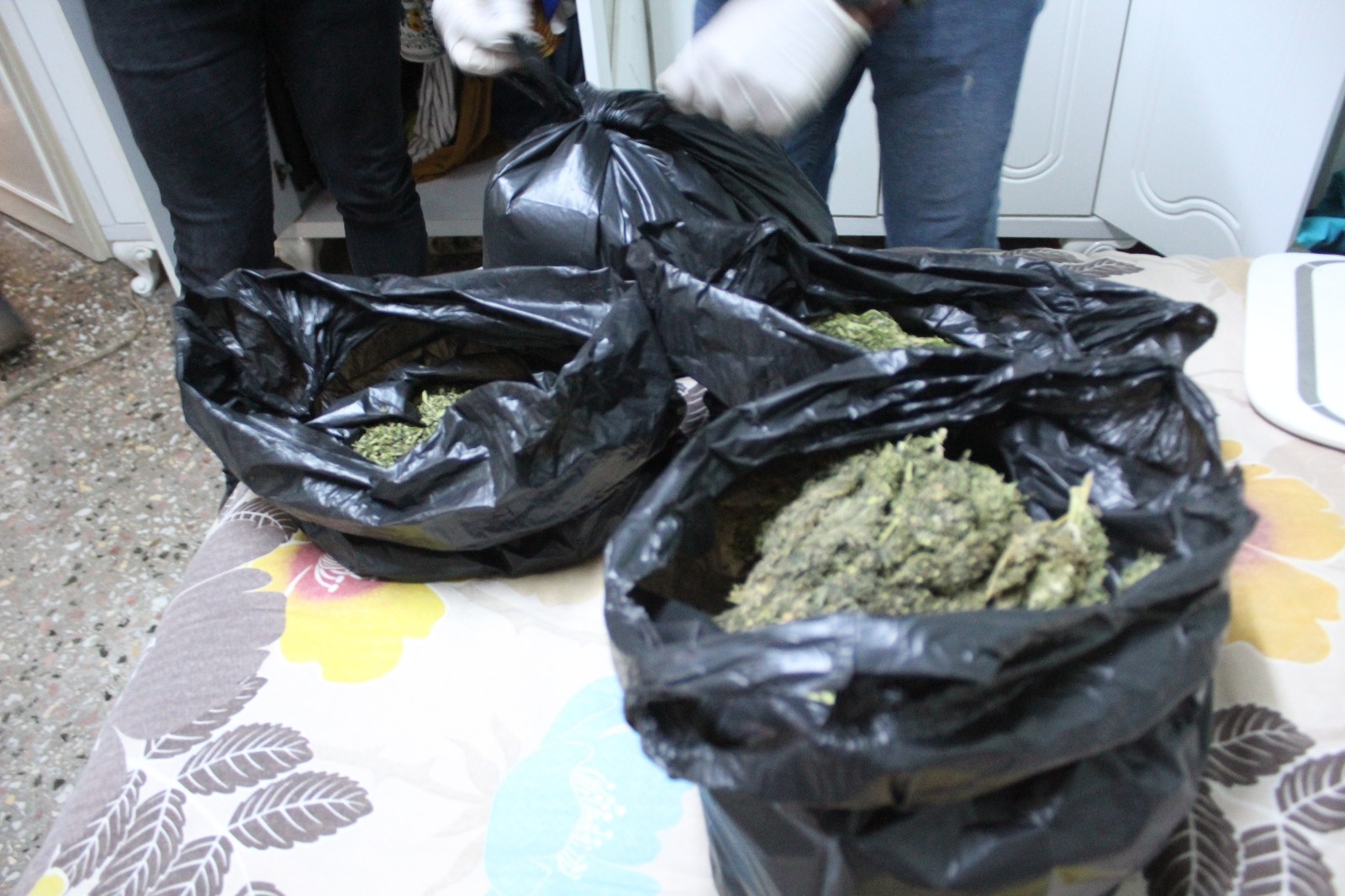 Gaziantep'te 950 polisle operasyon! Zulalar patladı