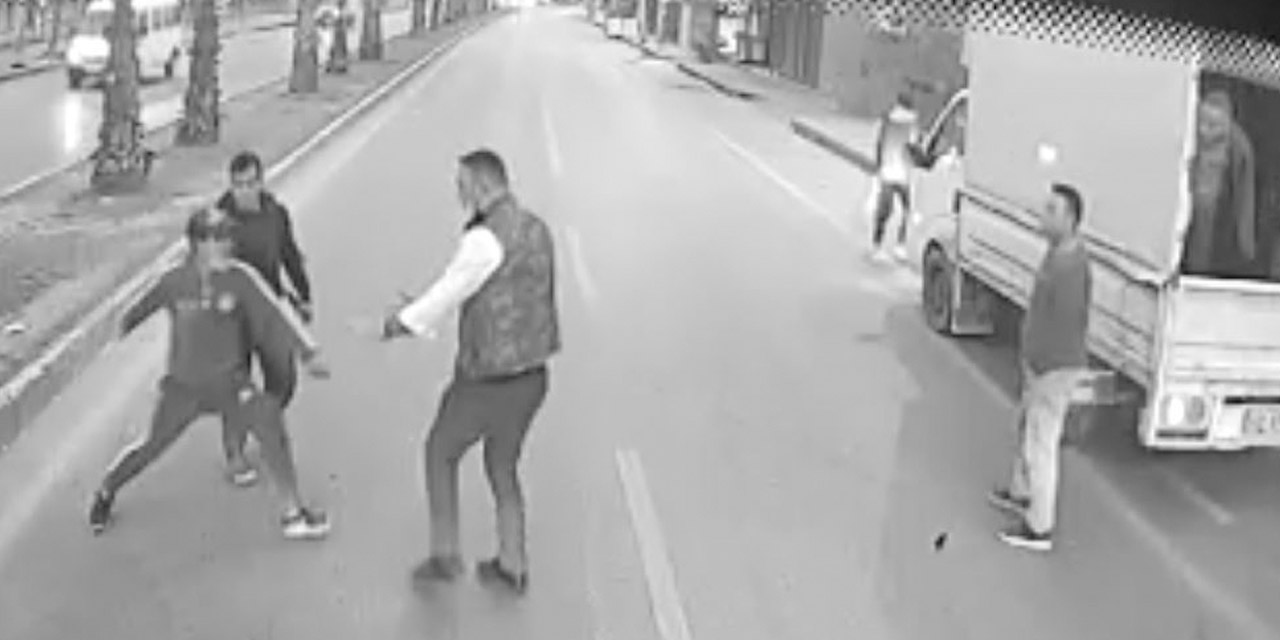 Darp edilen kadını kurtaran otobüs şoförünü bıçakla tehdit etmişlerdi! Saldırganlar yakalandı